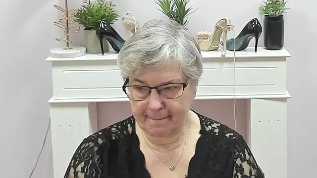 IrisDream online show from February 19, 2026, 7:04 am