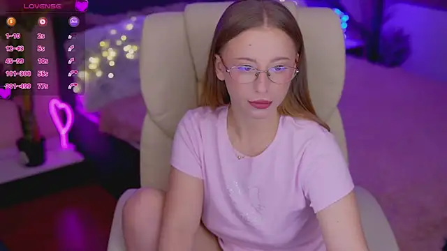 SilverrMoon online show from November 23, 2025, 10:26 am