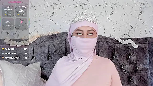 iiris  online show from September 25, 2025, 4:54 pm