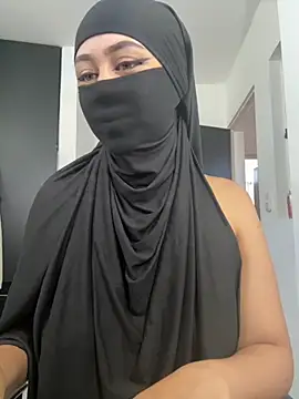 iiris  online show from October 9, 2025, 12:25 pm