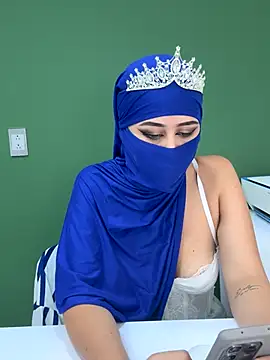 iiris  online show from October 15, 2025, 2:06 pm