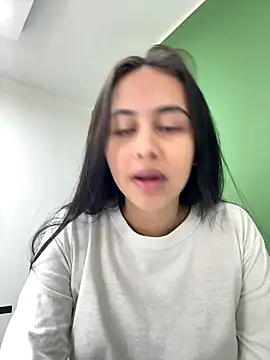 iiris  online show from November 26, 2025, 3:13 pm