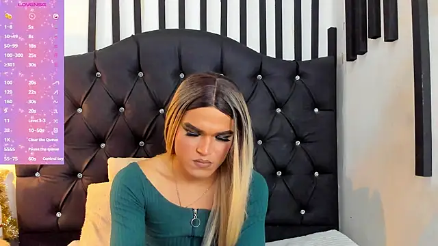 AllisonsweetZ online show from January 3, 2025, 8:11 pm