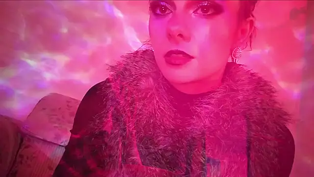 Phoenixmonroe0810 online show from December 24, 2024, 10:28 pm