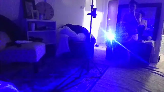 Phoenixmonroe0810 online show from January 19, 2025, 5:37 am