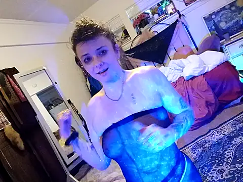 Phoenixmonroe0810 online show from January 24, 2025, 6:25 pm