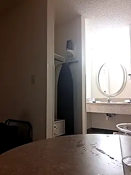 Phoenixmonroe0810 online show from November 14, 2025, 1:15 am