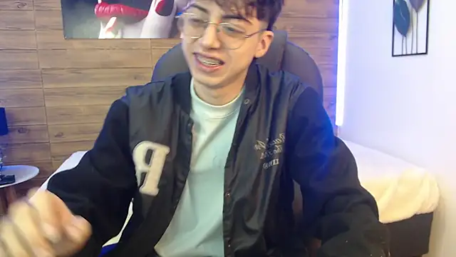 jhoellx online show from December 3, 2024, 12:38 pm