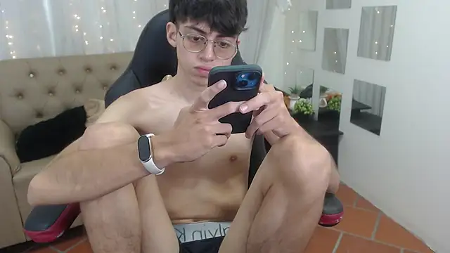 jhoellx online show from December 11, 2024, 3:58 pm