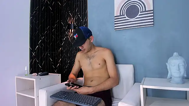 Liam crox online show from December 30, 2024, 10:34 pm