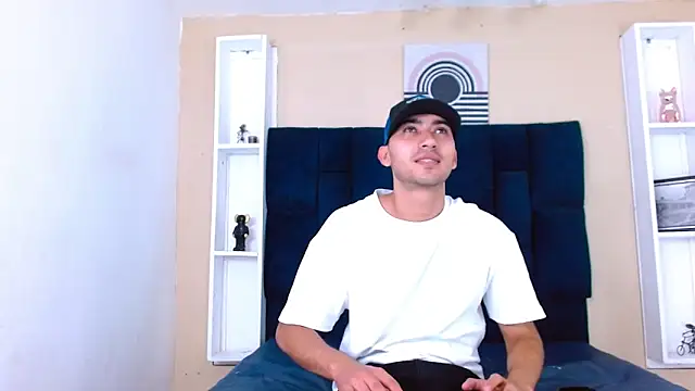 Liam crox online show from January 10, 2025, 8:59 pm