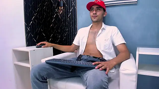 Liam crox online show from January 21, 2025, 12:04 am