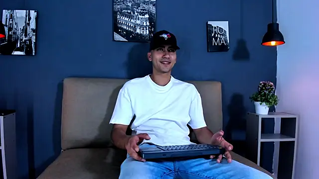 Liam crox online show from January 22, 2025, 8:28 pm