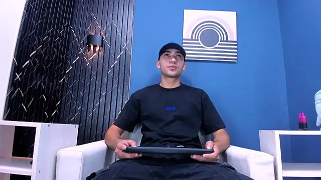 Liam crox online show from January 29, 2025, 8:56 pm