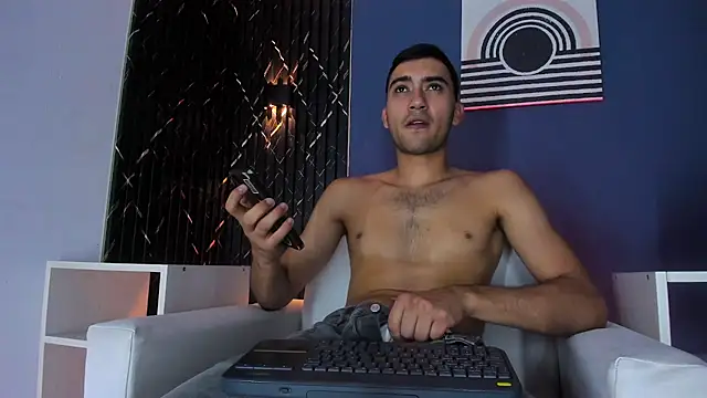 Liam crox online show from January 30, 2025, 9:47 pm