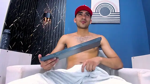 Liam crox online show from January 31, 2025, 10:10 pm