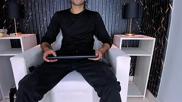 Liam crox online show from February 17, 2025, 10:36 pm