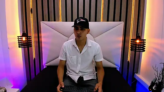 Liam crox online show from March 6, 2025, 4:28 pm