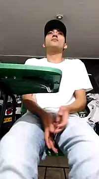 Liam crox online show from March 17, 2025, 11:54 pm