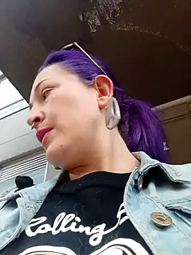 sophie banger online show from November 8, 2025, 9:13 pm