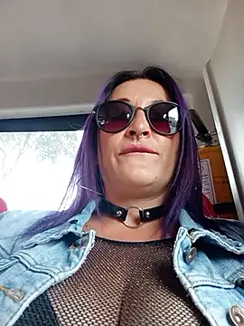 Snapshot of sophie_banger chatting on April 14, 2026, 6:25 pm sophie banger online show from April 14, 2026, 6:25 pm