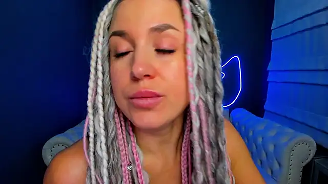 rock n roxy online show from November 12, 2025, 1:17 am