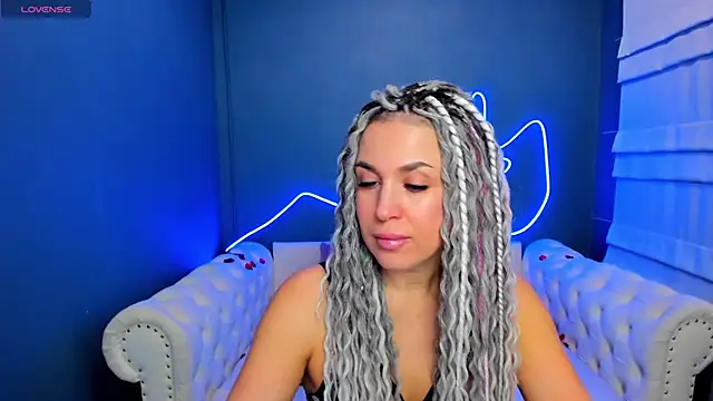 Snapshot of rock_n_roxy chatting on February 17, 2026, 1:35 am rock n roxy online show from February 17, 2026, 1:35 am