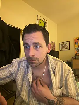 Snapshot of defbond420 chatting on January 23, 2025, 9:50 pm defbond420 online show from January 23, 2025, 9:50 pm