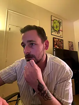 Snapshot of defbond420 chatting on September 17, 2025, 9:05 pm defbond420 online show from September 17, 2025, 9:05 pm