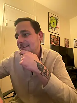 Snapshot of defbond420 chatting on October 8, 2025, 11:35 pm defbond420 online show from October 8, 2025, 11:35 pm