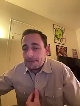 Snapshot of defbond420 chatting on October 9, 2025, 9:02 pm defbond420 online show from October 9, 2025, 9:02 pm