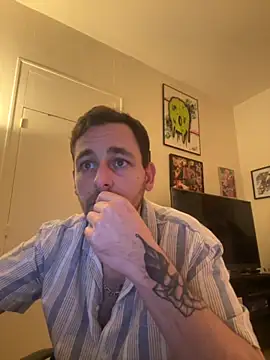 Snapshot of defbond420 chatting on October 15, 2025, 8:42 pm defbond420 online show from October 15, 2025, 8:42 pm