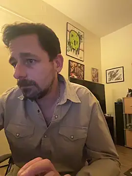 Snapshot of defbond420 chatting on November 9, 2025, 9:35 pm defbond420 online show from November 9, 2025, 9:35 pm