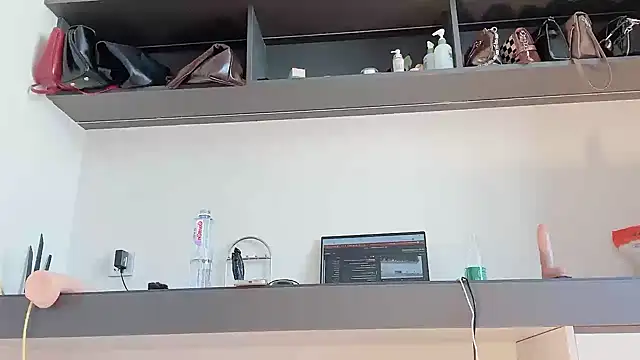 Krismil3 online show from September 12, 2025, 11:48 pm