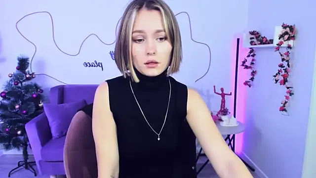 Snapshot of BritnieCute chatting on December 18, 2024, 8:31 am BritnieCute online show from December 18, 2024, 8:31 am