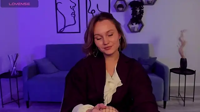 Snapshot of BritnieCute chatting on September 29, 2025, 7:13 am BritnieCute online show from September 29, 2025, 7:13 am