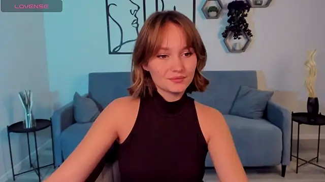 Snapshot of BritnieCute chatting on October 27, 2025, 5:33 am BritnieCute online show from October 27, 2025, 5:33 am