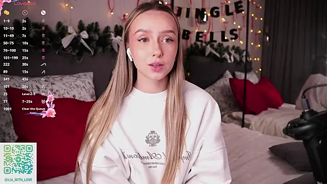 HollisBeckett online show from December 21, 2025, 3:13 am