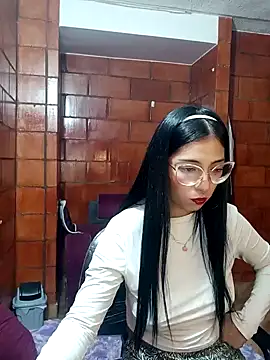 Snapshot of Raven__purple chatting on January 24, 2025, 1:24 am Raven purple online show from January 24, 2025, 1:24 am