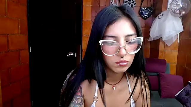 Snapshot of Raven__purple chatting on September 27, 2025, 5:51 pm Raven purple online show from September 27, 2025, 5:51 pm