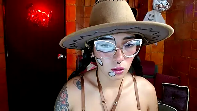 Snapshot of Raven__purple chatting on October 17, 2025, 10:01 pm Raven purple online show from October 17, 2025, 10:01 pm