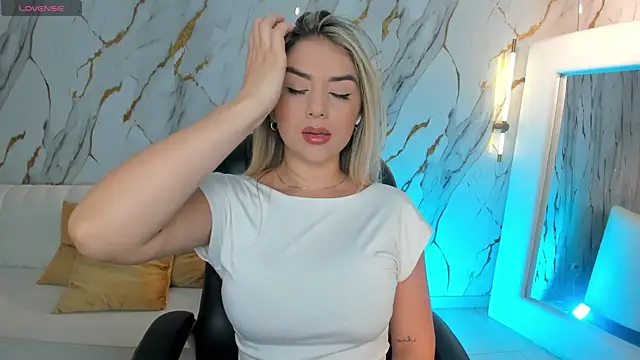 ChloePreston  online show from February 9, 2026, 11:47 am