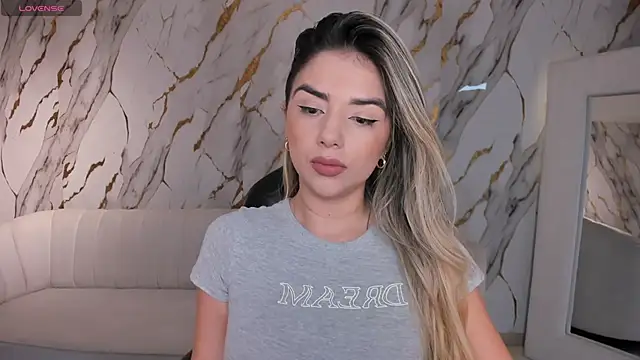 Snapshot of ChloePreston_ chatting on May 30, 2026, 11:07 am ChloePreston online show from May 30, 2026, 11:07 am