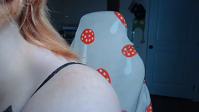 Snapshot of GoddessPinxx chatting on August 5, 2026, 9:28 pm GoddessPinxx online show from August 5, 2026, 9:28 pm