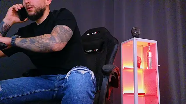 MightyAaron66 online show from February 6, 2025, 9:22 am