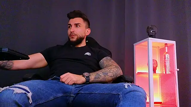 MightyAaron66 online show from February 6, 2025, 9:17 pm