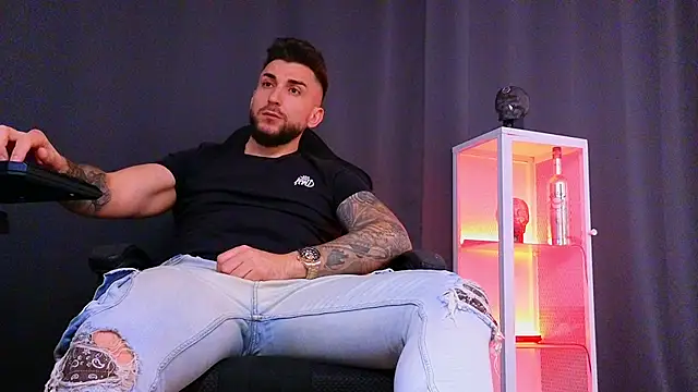 MightyAaron66 online show from February 7, 2025, 2:58 pm