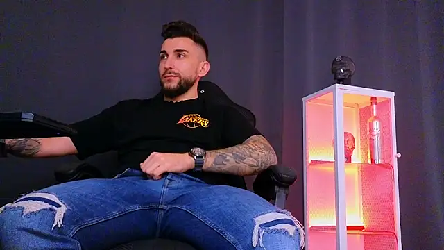 MightyAaron66 online show from February 8, 2025, 11:55 am