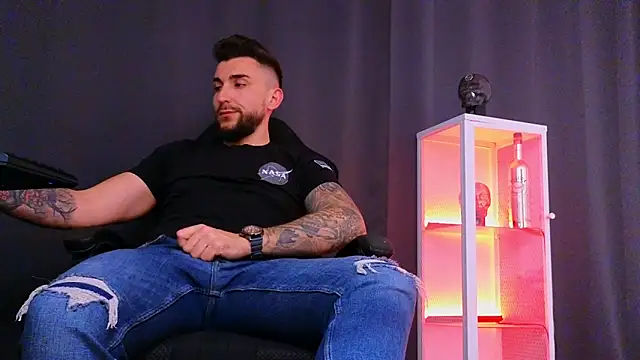 MightyAaron66 online show from February 8, 2025, 6:01 pm