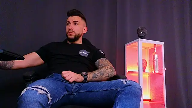 MightyAaron66 online show from February 9, 2025, 3:53 am